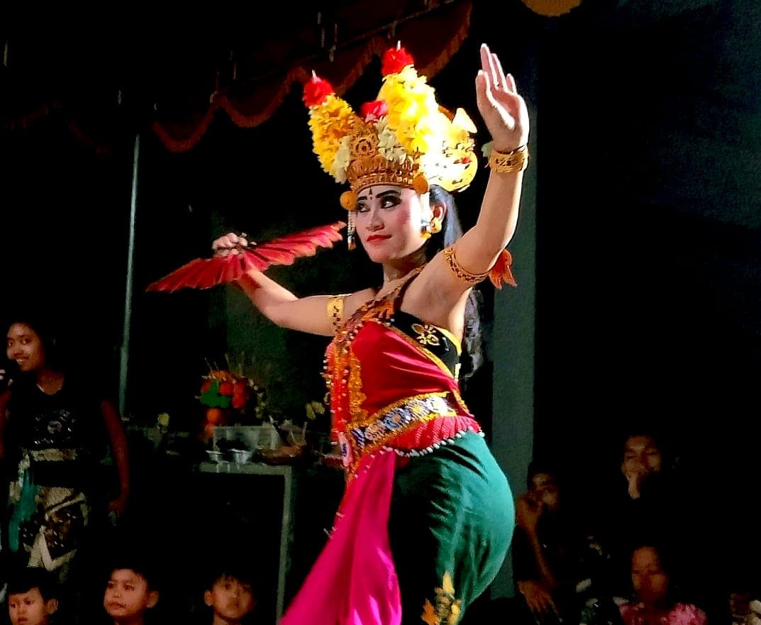 Putri Management Premium Joged Bungbung Talent Bali